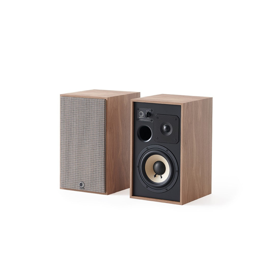 Elipson Heritage XLS 7, finitura noce, un diffusore con la griglia