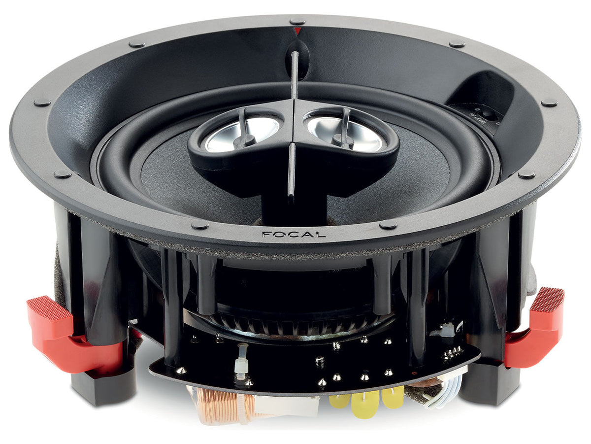 Focal 100 IC6ST, vista di tre quarti