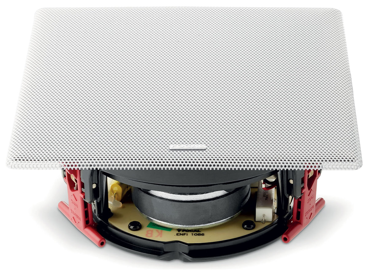 Focal 300 ICW4, vista di tre quarti, con griglia quadrata e telaio