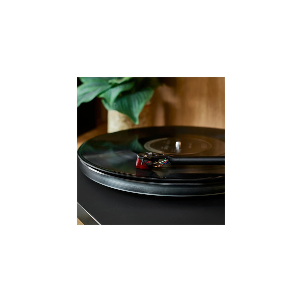 Ortofon 2MR RED — Foto ambientata