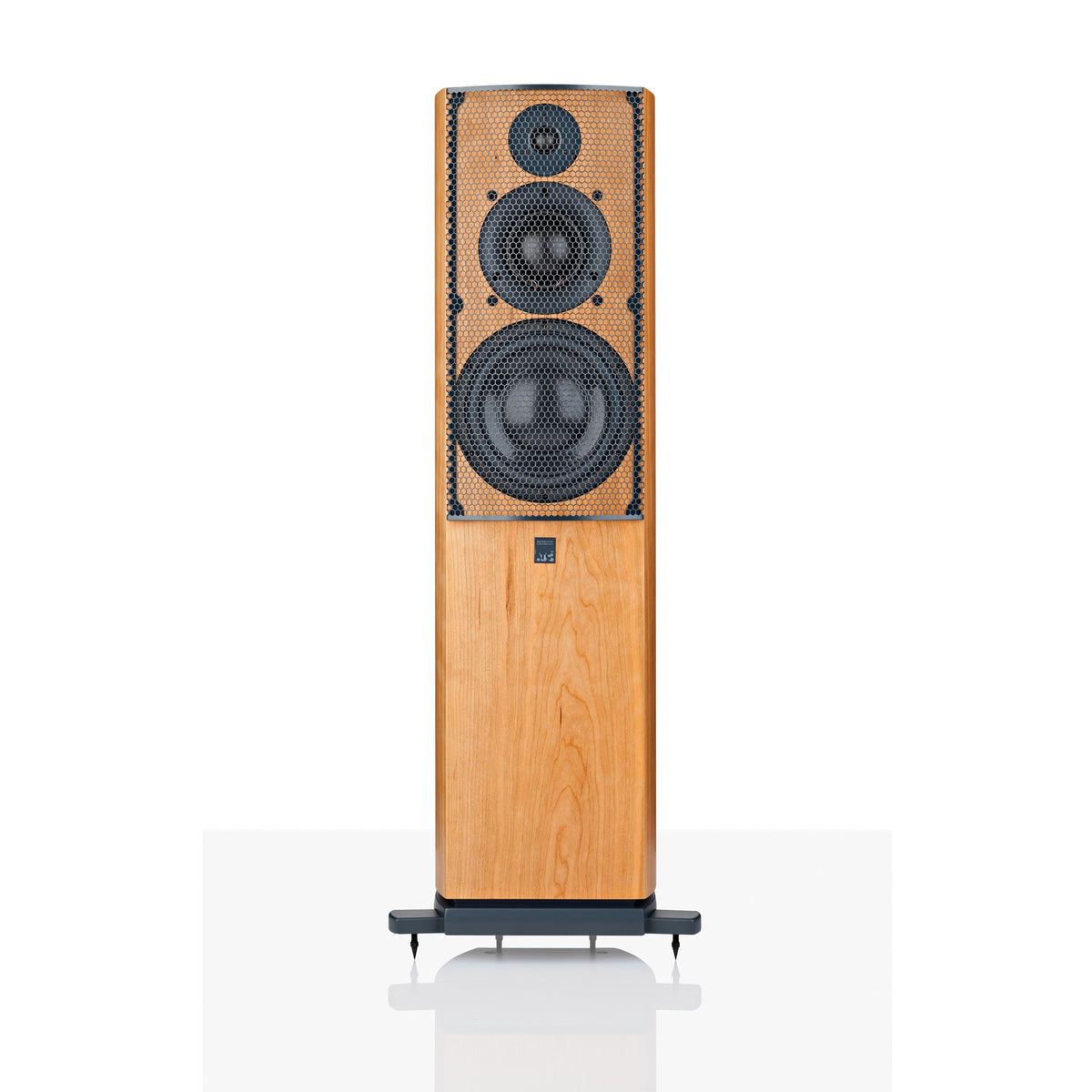 ATC SCM40, finitura ciliegio, vista frontale con la griglia