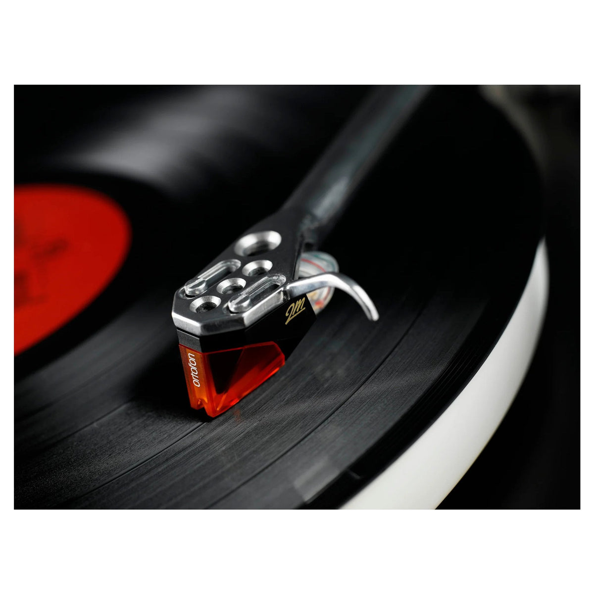 Ortofon 2M Bronze, foto ambientata