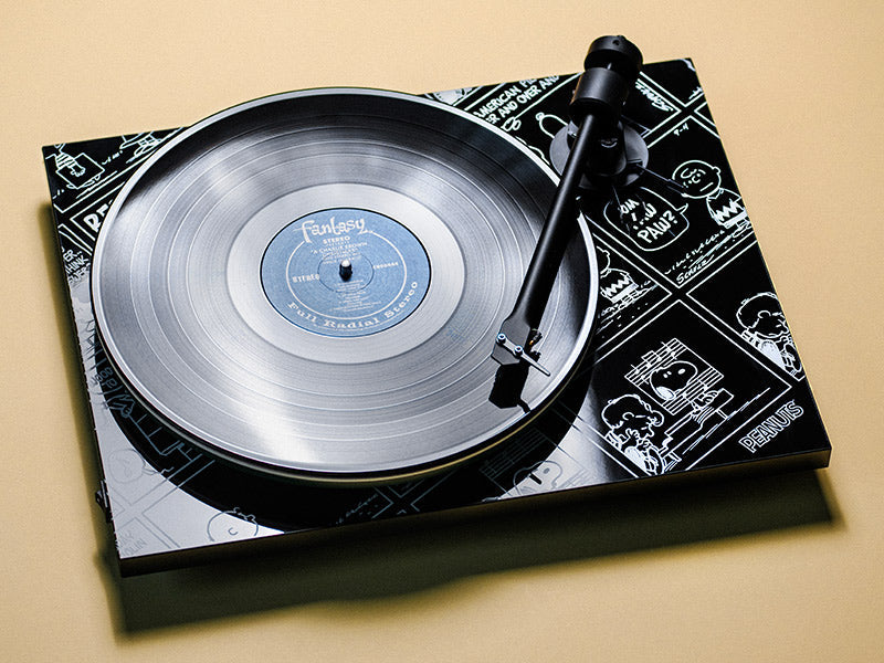 Pro-Ject Peanuts Turntable, vista laterale