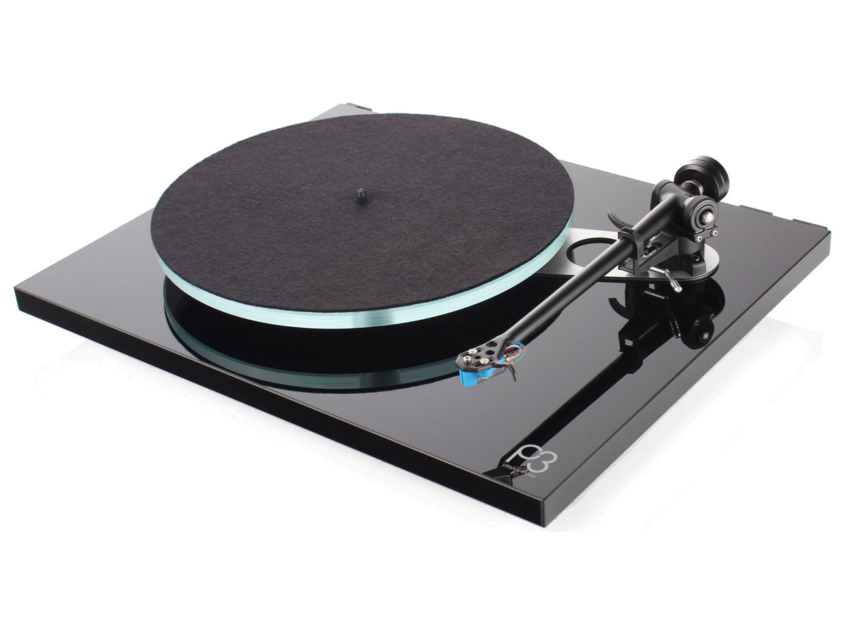 Rega Planar 3 — Vista di tre quarti