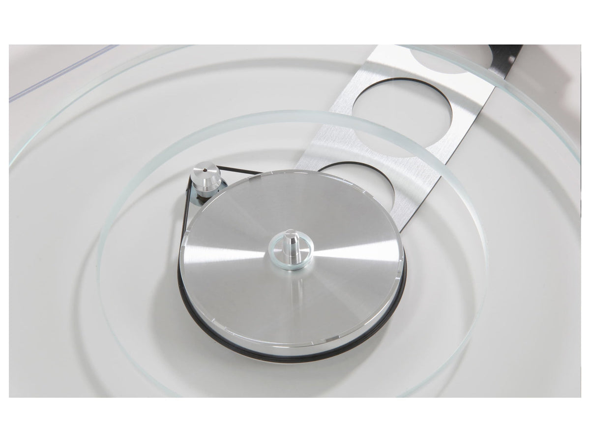 Rega Planar 6, vista frontale