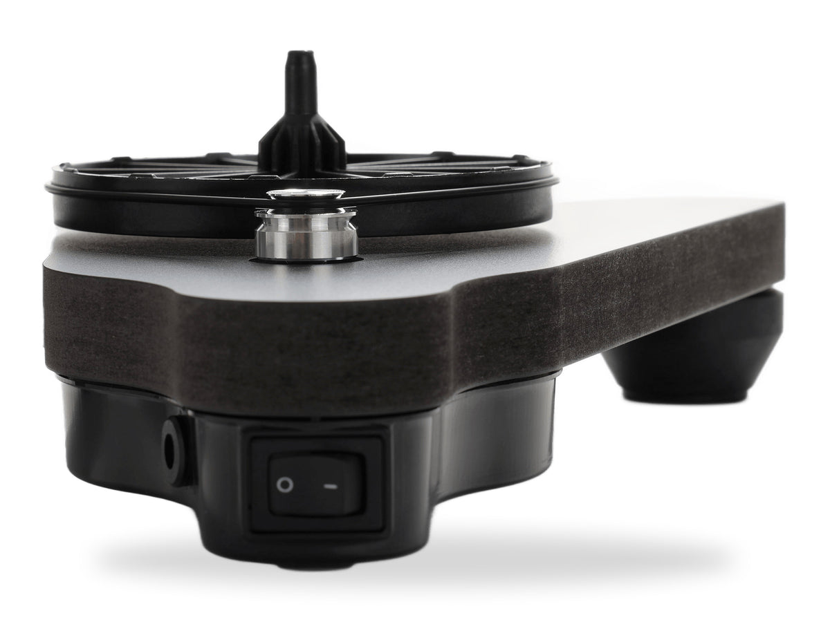Rega Replay, vista posteriore con interruttore